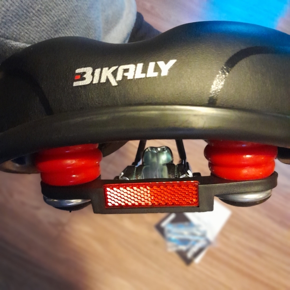 BIKALLY BIKE SEAT - Picture 2 of 11